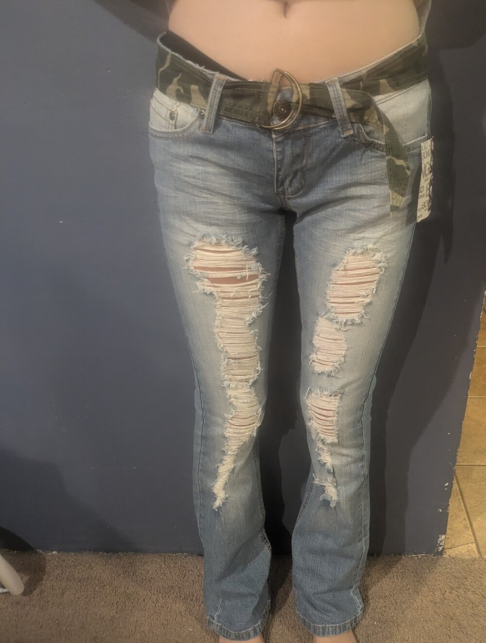 Light Wash Distressed Women’s Jeans - Blue